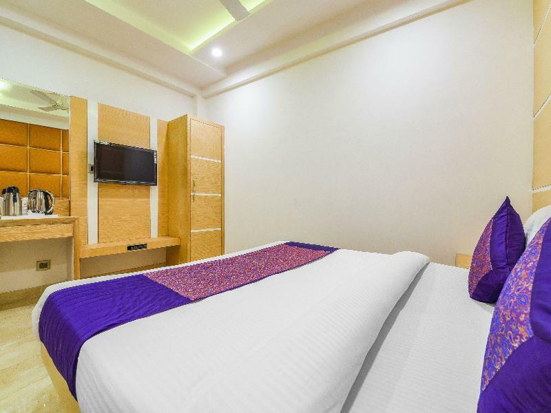 Oyo 15836 Pleasure River Front Resort Tuem Eksteriør billede