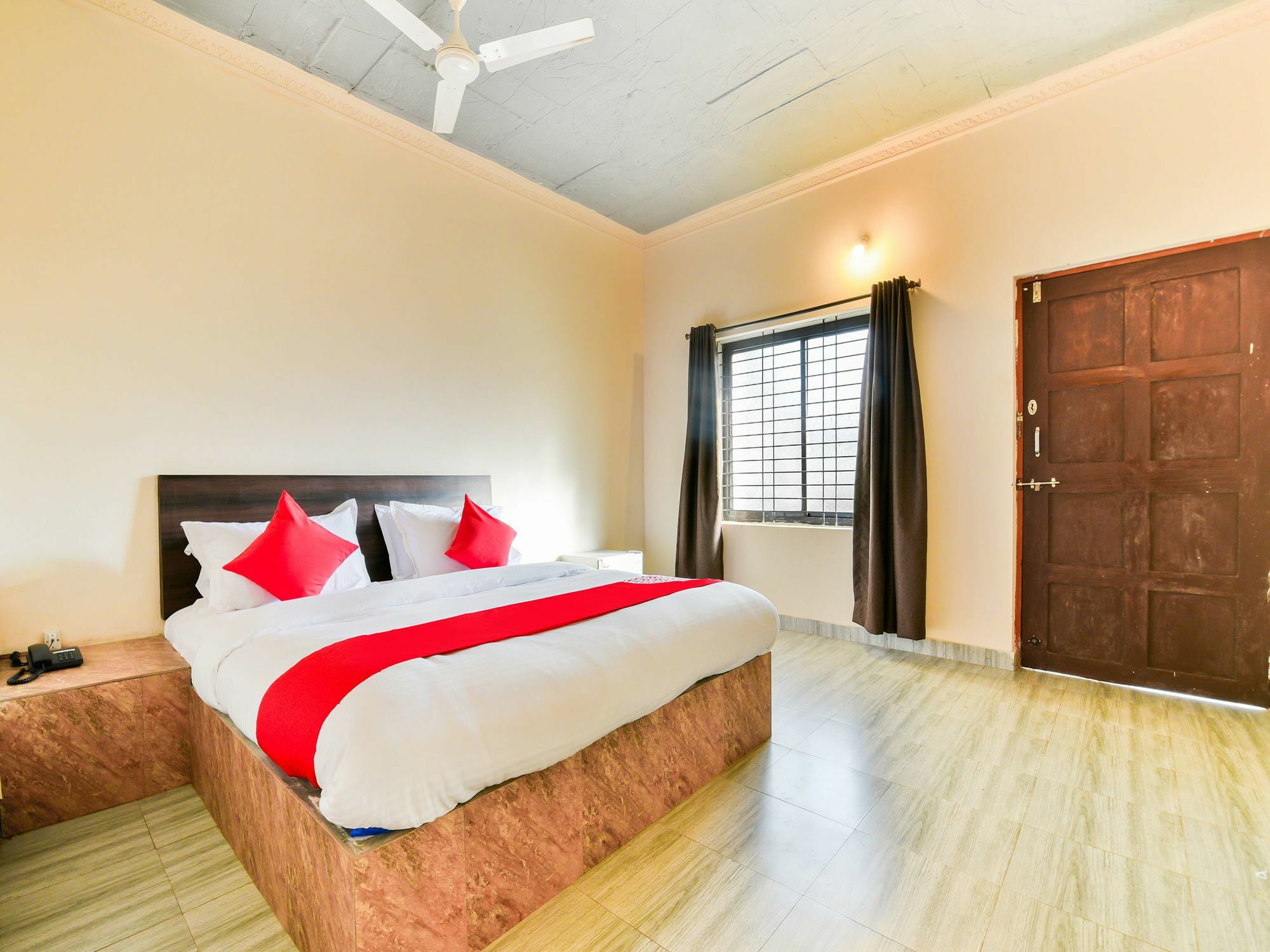 Oyo 15836 Pleasure River Front Resort Tuem Eksteriør billede